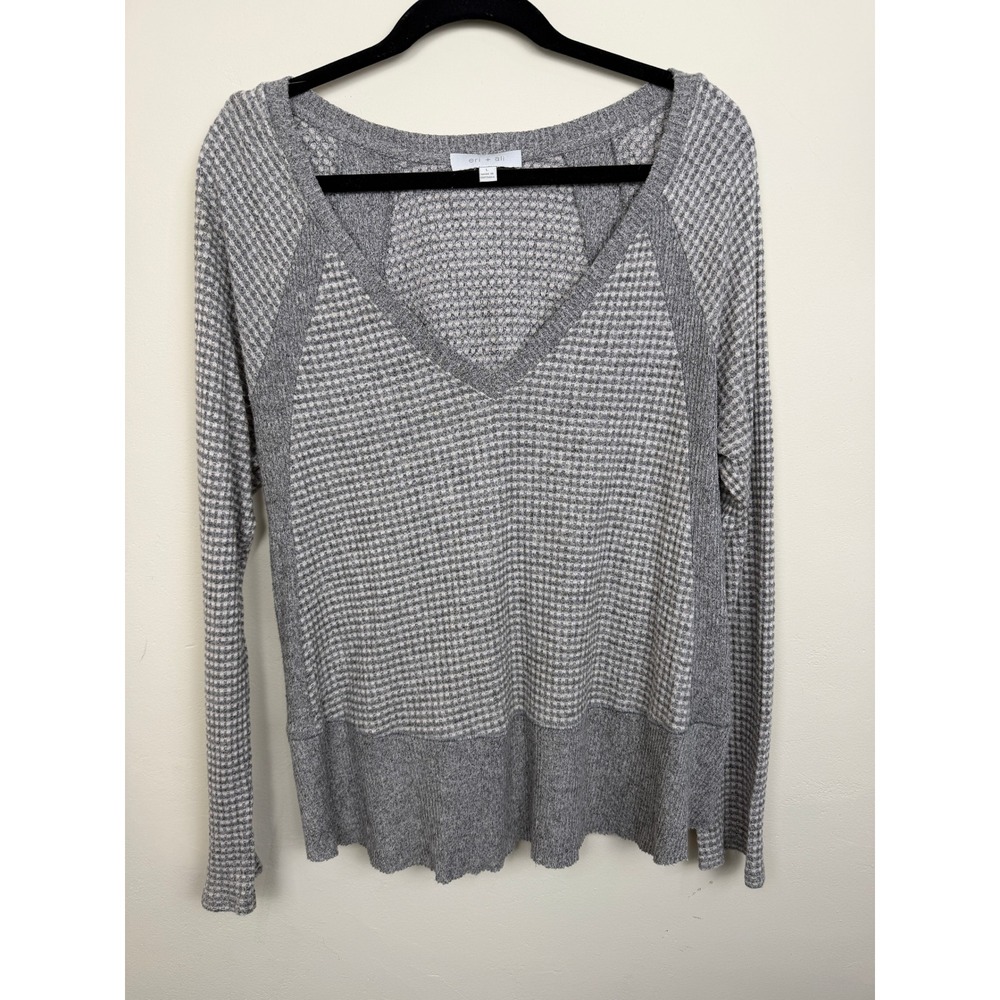 Eri + Ali Anthropologie Sweater L Gray Waffle Knit V Neck Scalloped Hem